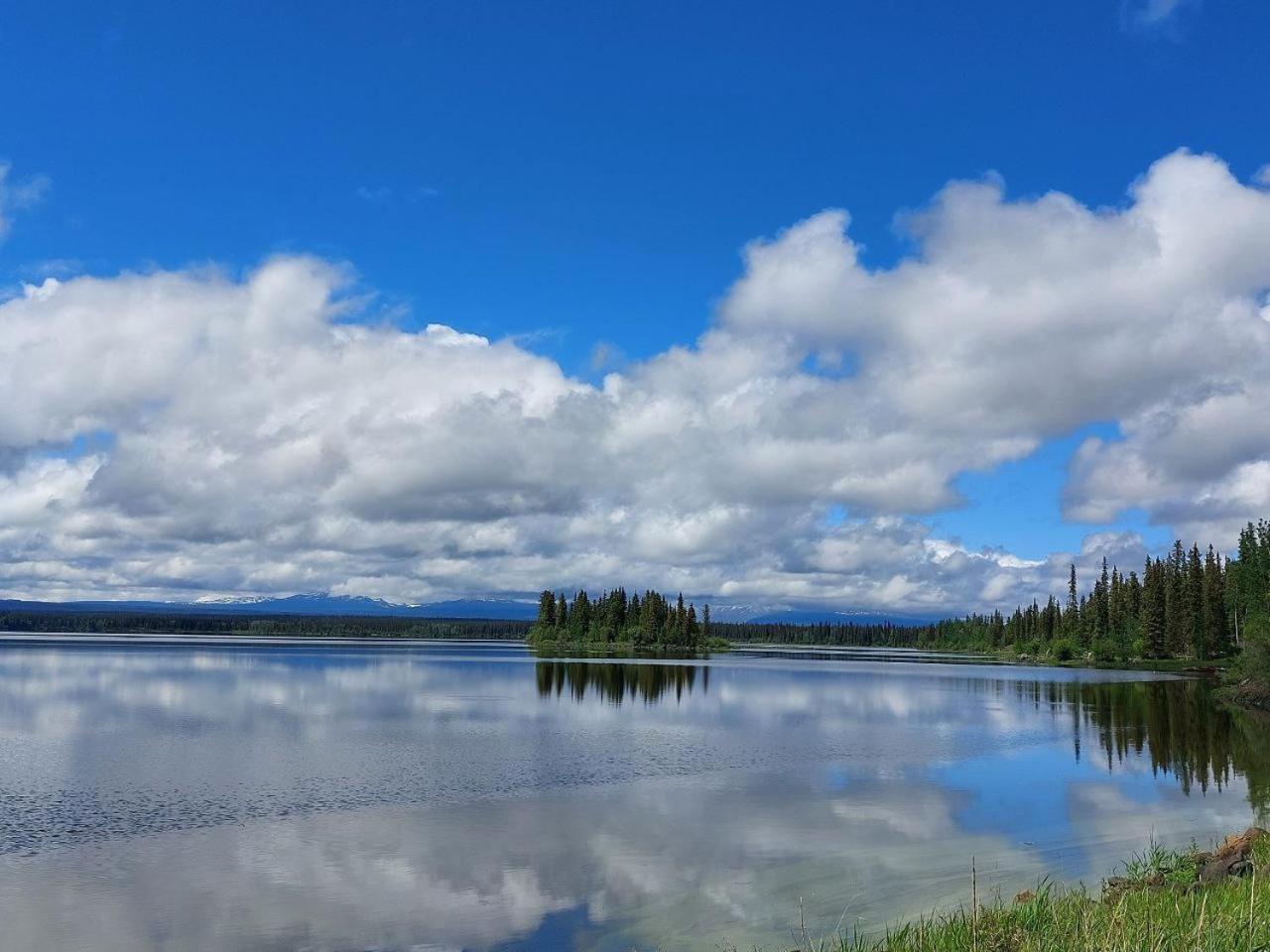 Escott Bay Resort Anahim Lake Esterno foto