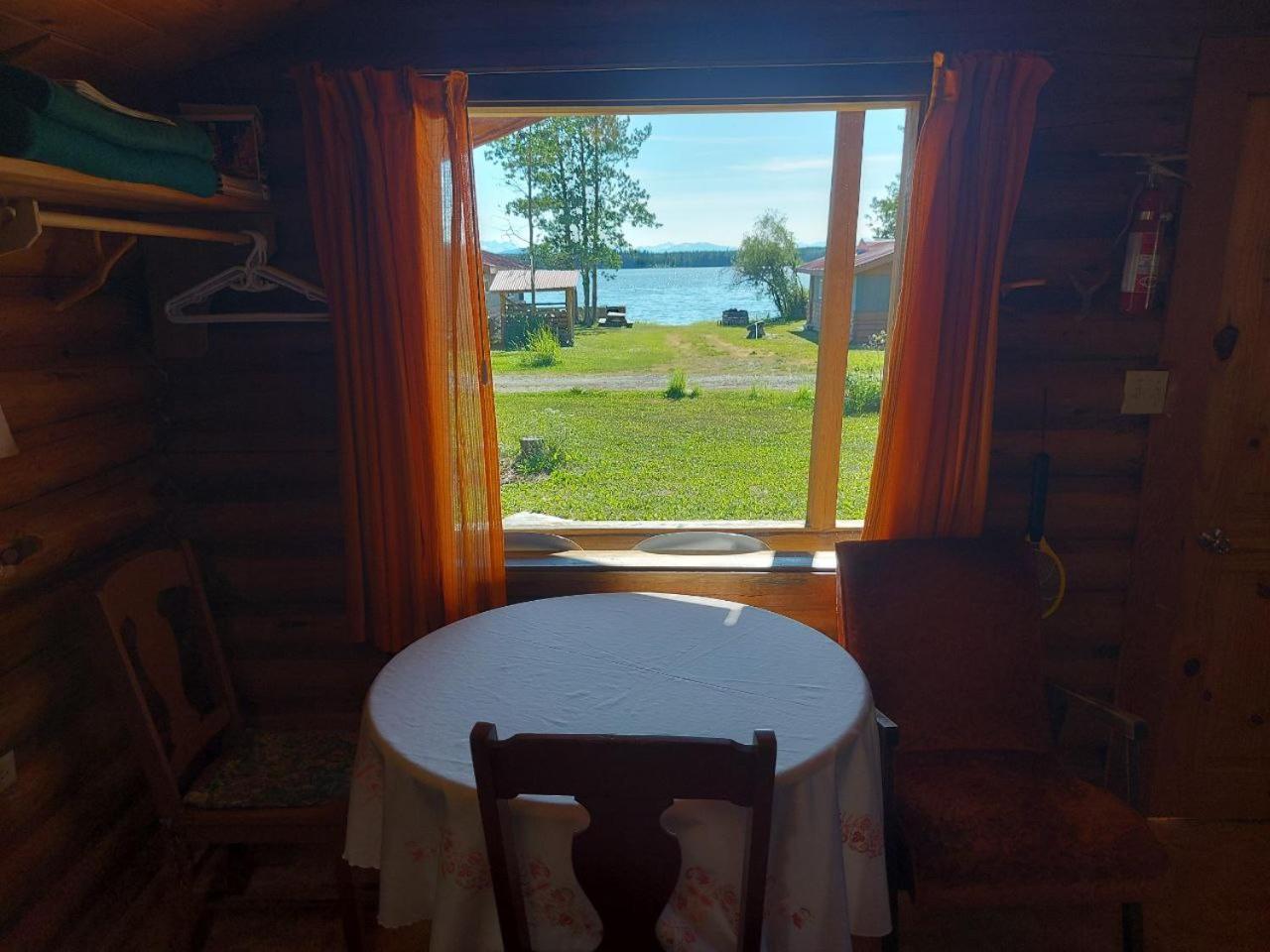 Escott Bay Resort Anahim Lake Esterno foto