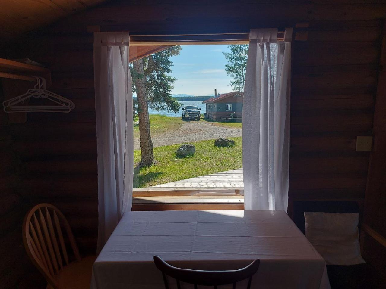 Escott Bay Resort Anahim Lake Esterno foto