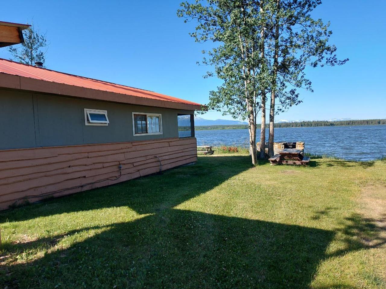Escott Bay Resort Anahim Lake Esterno foto
