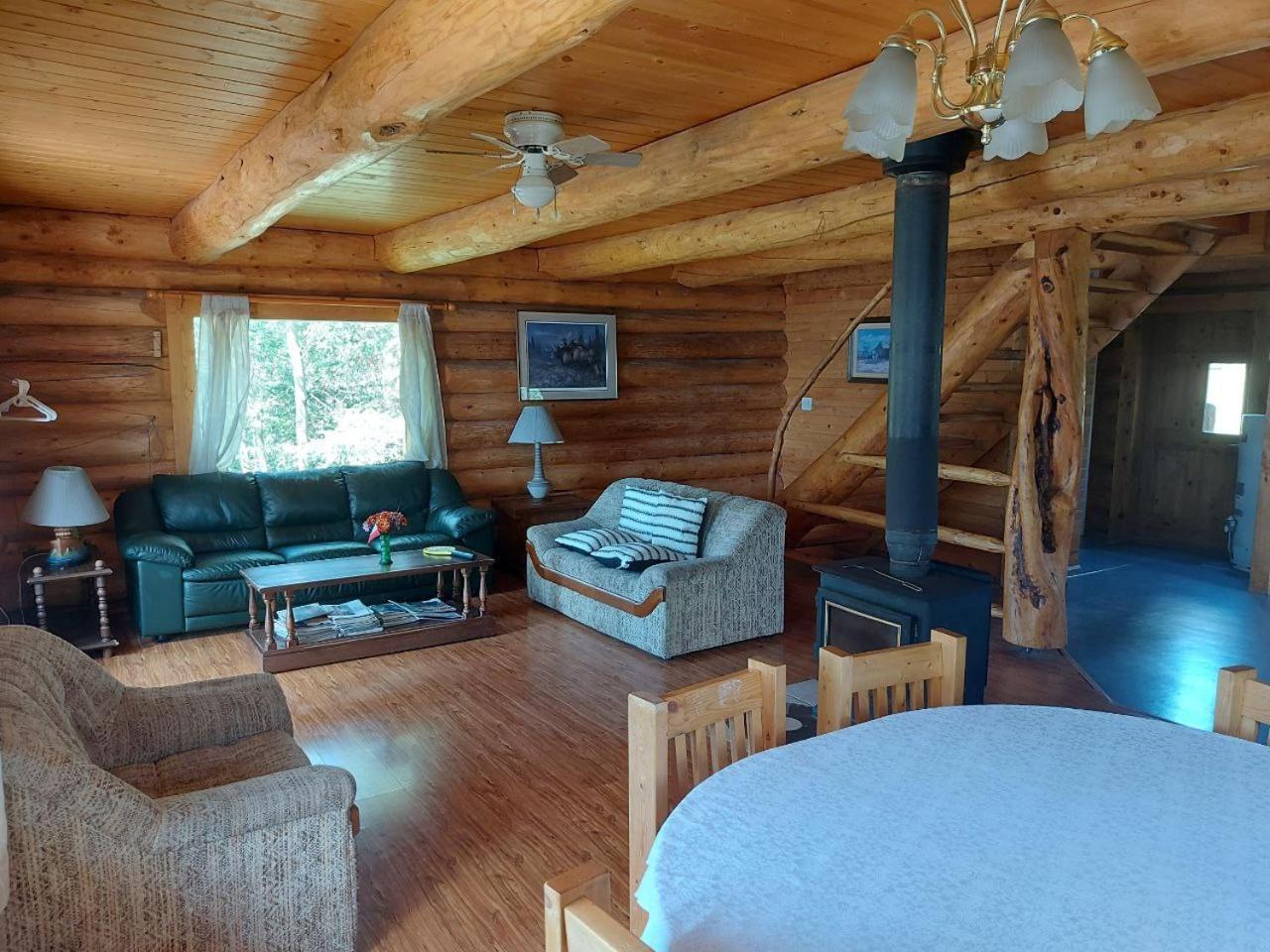 Escott Bay Resort Anahim Lake Camera foto