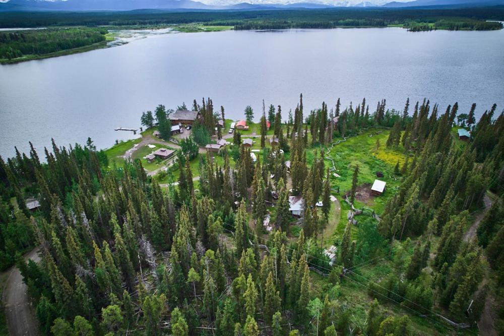 Escott Bay Resort Anahim Lake Esterno foto